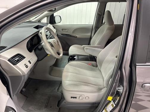 2012 Toyota Sienna LE