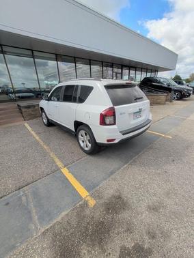 Bright White Clearcoat 2016 Jeep Compass Sport