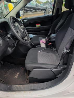 Bright White Clearcoat 2016 Jeep Compass Sport