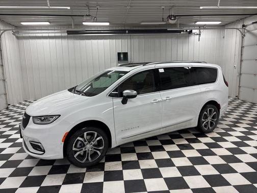 2026 Chrysler Pacifica Pinnacle