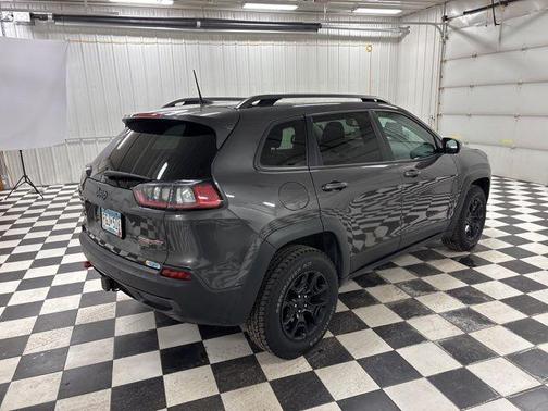 Granite Crystal Clearcoat Metallic 2019 Jeep Cherokee Trailhawk