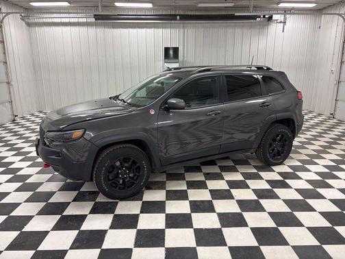 Granite Crystal Clearcoat Metallic 2019 Jeep Cherokee Trailhawk