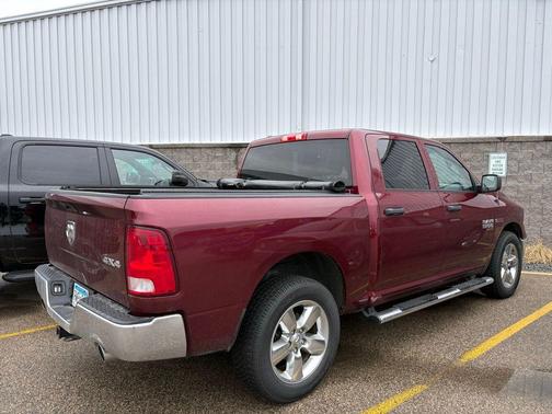 Delmonico Red Pearlcoat 2019 RAM 1500 Classic Tradesman