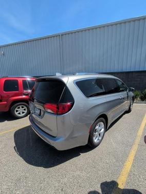 Billet Silver Metallic Clearcoat 2020 Chrysler Pacifica Touring-L Plus