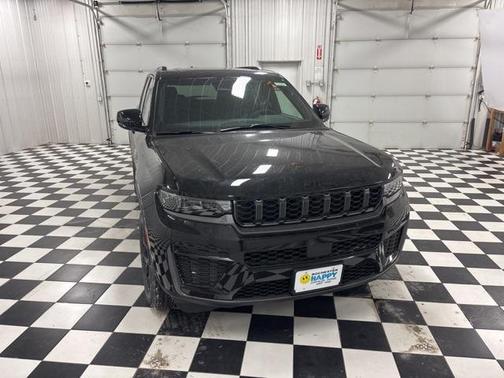 2026 Jeep Grand Cherokee Laredo