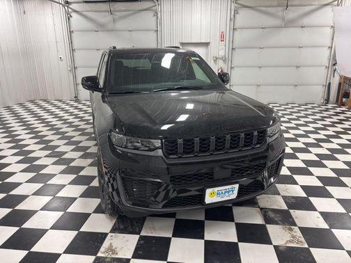 2026 Jeep Grand Cherokee Laredo