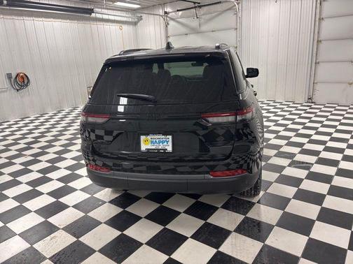 2026 Jeep Grand Cherokee Laredo