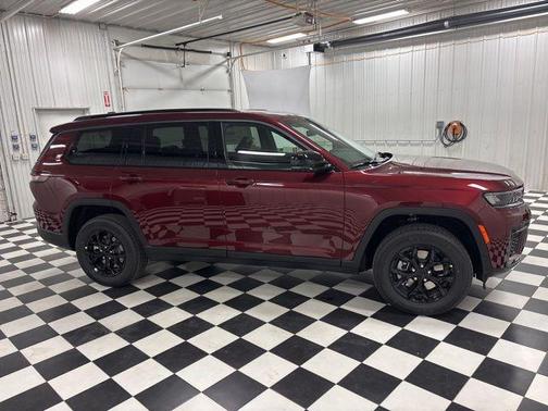 Velvet Red Pearlcoat 2026 Jeep Grand Cherokee L Laredo