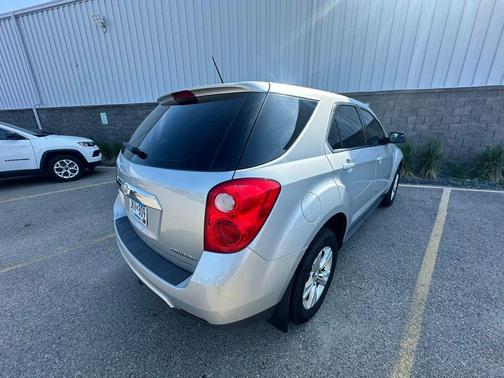 Silver Ice Metallic 2014 Chevrolet Equinox LS