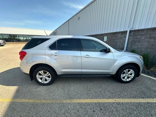 Silver Ice Metallic 2014 Chevrolet Equinox LS