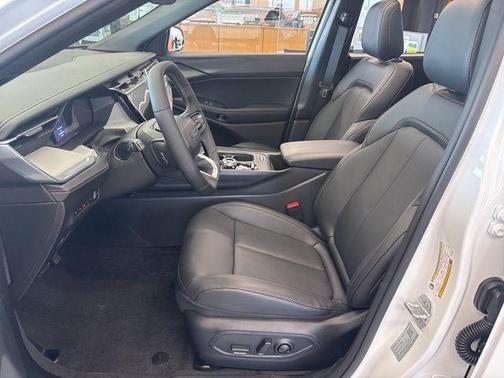 Bright White Clearcoat 2026 Jeep Cherokee LAREDO/LIMITED