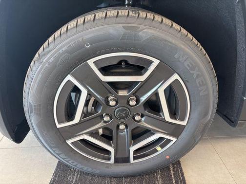 Bright White Clearcoat 2026 Jeep Cherokee LAREDO/LIMITED