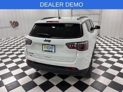 Bright White Clearcoat 2026 Jeep Compass Latitude