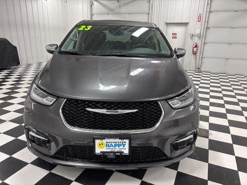 2023 Chrysler Pacifica Hybrid Limited