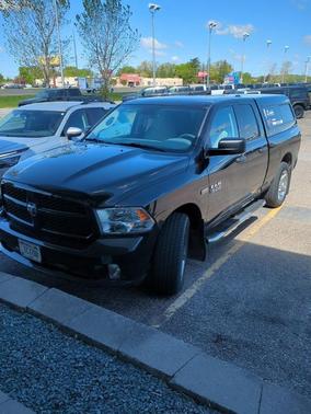 Brilliant Black Crystal Pearlcoat 2017 RAM 1500 Express
