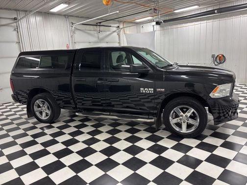 Brilliant Black Crystal Pearlcoat 2017 RAM 1500 Express