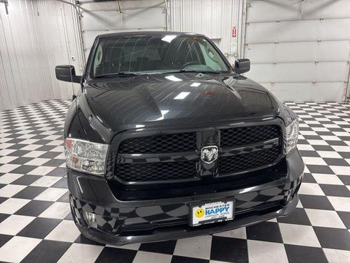 Brilliant Black Crystal Pearlcoat 2017 RAM 1500 Express