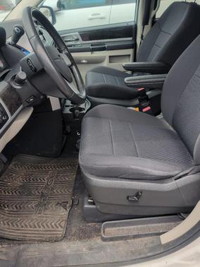 Stone White Clearcoat 2010 Dodge Grand Caravan SXT