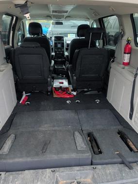 Stone White Clearcoat 2010 Dodge Grand Caravan SXT