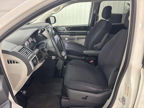 Stone White Clearcoat 2010 Dodge Grand Caravan SXT
