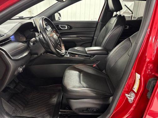 Redline Pearlcoat 2022 Jeep Compass Limited