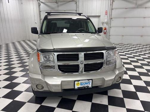 Light Greystone Pearlcoat 2009 Dodge Nitro SE