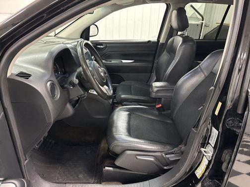 Black Clearcoat 2017 Jeep Compass Latitude