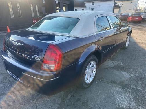 2005 Chrysler 300 Touring