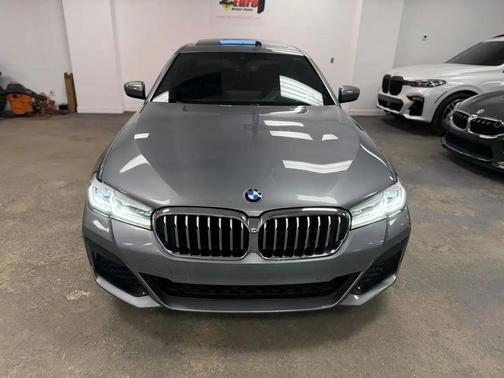 Skyscraper Gray Metallic 2023 BMW 540 i xDrive