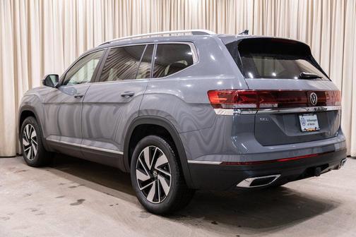 pure gray 2026 Volkswagen Atlas 2.0T SEL
