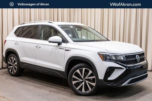 Pure White 2022 Volkswagen Taos 1.5T SE