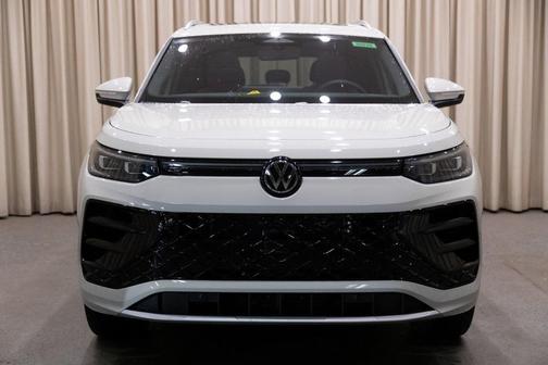 2026 Volkswagen Tiguan 2.0T SEL R-Line 4MOTION