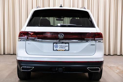 White Pearl 2026 Volkswagen Atlas 2.0T SE w/Technology 4MOTION
