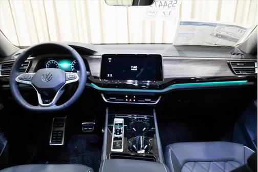2025 Volkswagen Atlas 2.0T SEL Premium R-Line 4MOTION