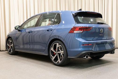 2025 Volkswagen Golf GTI 2.0T SE DSG