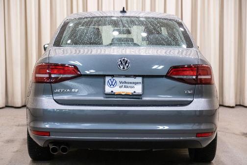 Platinum Gray Metallic 2018 Volkswagen Jetta 1.4T SE