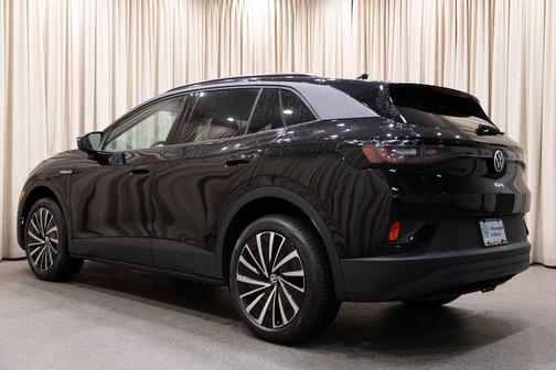 deep black pearl 2025 Volkswagen ID.4 AWD Pro