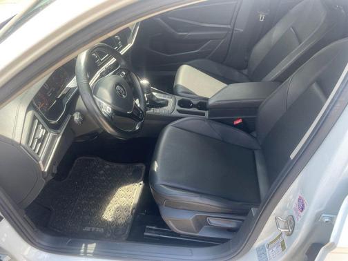 Pure White 2019 Volkswagen Jetta 1.4T S