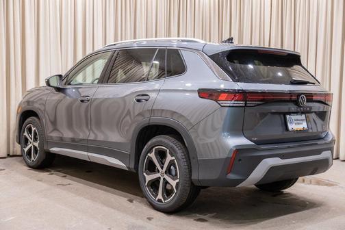 Platinum 2026 Volkswagen Tiguan 2.0T SE 4MOTION