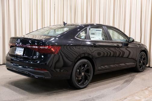 Deep Black Pearl 2026 Volkswagen Jetta 1.4T SE