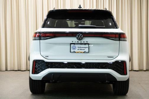 2025 Volkswagen Tiguan 2.0T SE R-Line Black 4MOTION