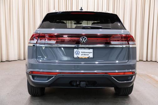 pure gray 2026 Volkswagen Atlas Cross Sport 2.0T SE w/Technology