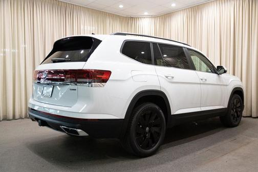 2025 Volkswagen Atlas 2.0T SE w/Technology 4MOTION