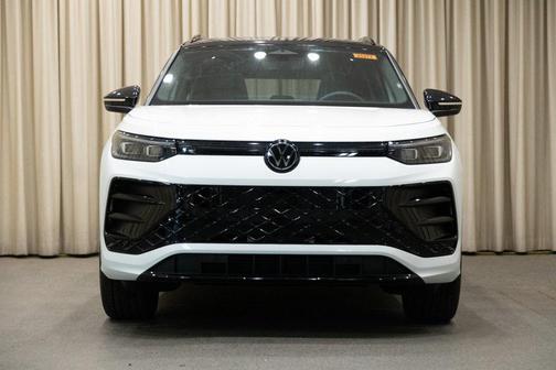 2025 Volkswagen Tiguan 2.0T SE R-Line Black 4MOTION