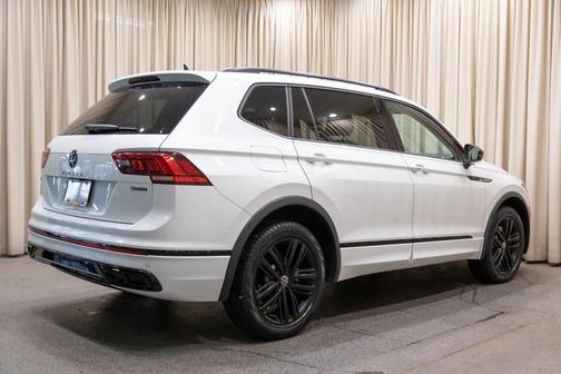 2022 Volkswagen Tiguan 2.0T SE R-Line Black 4MOTION