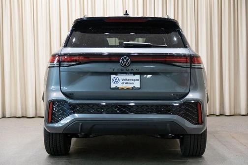 2025 Volkswagen Tiguan 2.0T SE R-Line Black 4MOTION