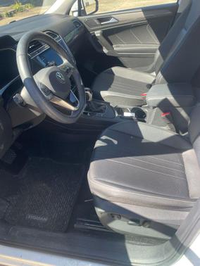 Pure White 2024 Volkswagen Tiguan 2.0T SE