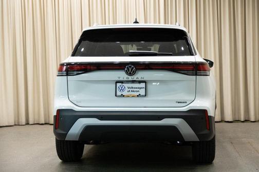 2025 Volkswagen Tiguan 2.0T SE 4MOTION