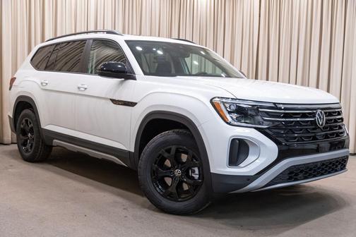 White Pearl 2026 Volkswagen Atlas Peak Edition