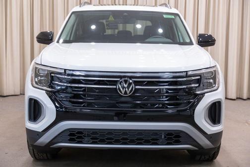 White Pearl 2026 Volkswagen Atlas Peak Edition